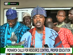 Iwo monarch