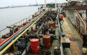 Navy-Oil-TVCnews