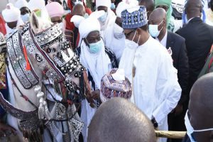 Buhari-in-Daura_750x499