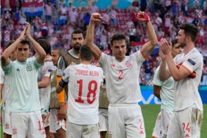 Spain book place in last eight of European Championships