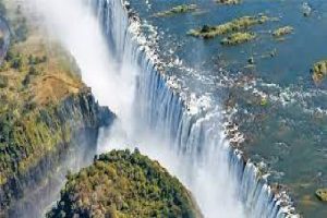 Zimbabwe reopens Victoria Falls border to vaccinated tourists