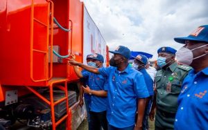  Sanwo-Olu launches 102 locally assembled compactor trucks, 100 bins to boost waste collection