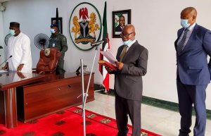  Gov. Ugwuanyi swears in Justice Ozoemena as Acting Chief Judge of Enugu 