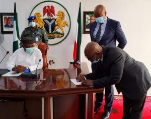  Gov. Ugwuanyi swears in Justice Ozoemena as Acting Chief Judge of Enugu 