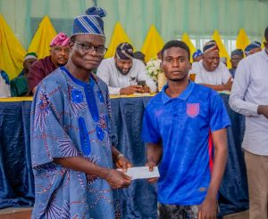 Another 100 Students benefit from Oyo Speaker's Bursary program 