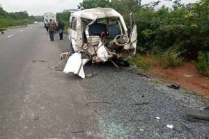 Bus collision in Oyo leaves at least 18 dead