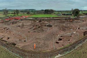 Archaelogists uncover remains of Roman settlement on England's HS2 route