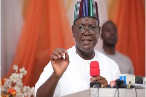 ortom on aides