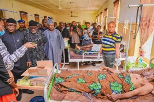 NGF visits Akeredolu, donates N50M to Ondo Catholic diocese