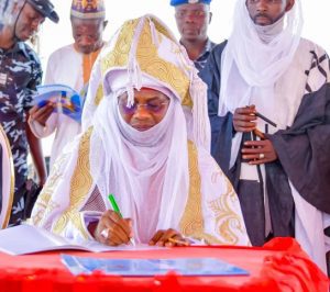 Gov Bello presents Staff Of Office to Emir of Kagara