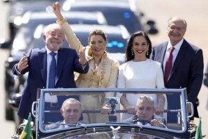 LULA SWORN IN