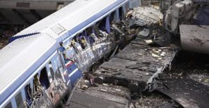 Greek train crash: PM Mitsotakis seeks forgiveness from families amid protests