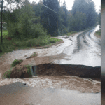 Heavy rain causes massive sinkhole in northern Ontario, Canada