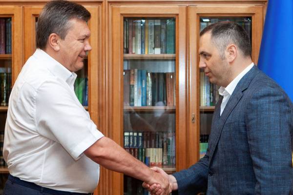 Portnov In Suit With Yanukovich