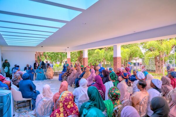 First Lady Oluremi Tinubu Leads Delegation on Condolence Visit to Aisha Buhari in Kaduna