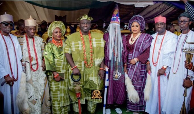 Alaafin crown Oro monarch