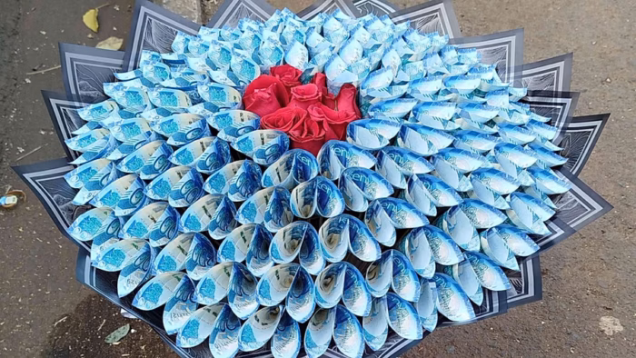 Like Nigeria, Kenya Bans Money Bouquets Ahead of Valentine’s Day