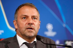 hansi-flick-en-la-rueda-de-prensa-previa-al-monaco-barcelona-de-la-jornada-1-de-champions-league-2024-25-efe-sebastien-nogier