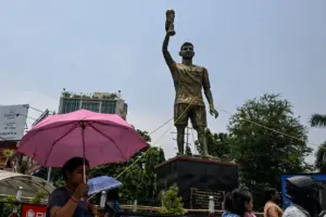 Messi Giant Statue