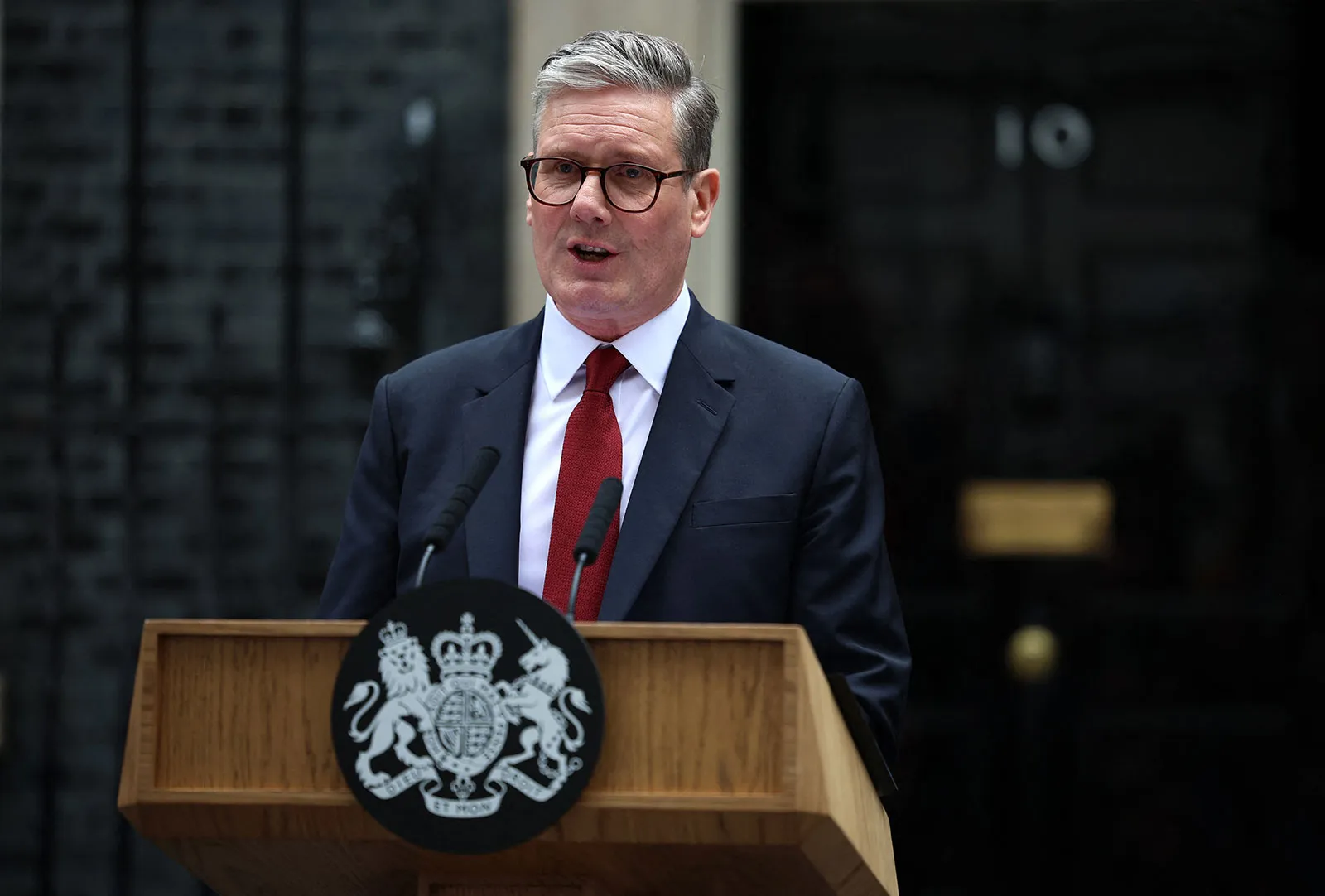 Mayor of London Sadiq Khan Backs Starmer Following Resignation