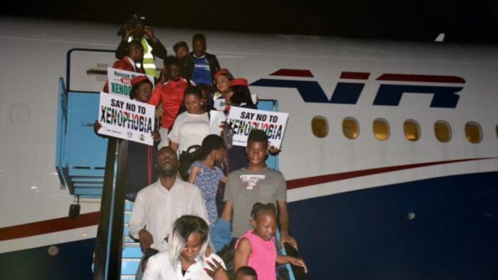 Nigerian-returnees-from-South-Africa18-968×645-1